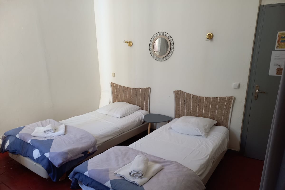 Twin kamer | Verduisterende gordijnen, geluiddichte muren