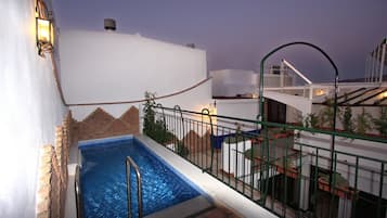Rooftop pool
