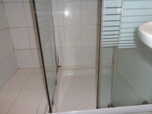 Desk, free WiFi, bed sheets - Residencial Bela Star (Porto)