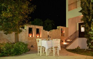 Courtyard - Sitia, GreeceOlive Coast Suites (Sitia)