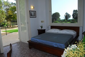 Doppelzimmer, 1 King-Bett | Ausblick vom Zimmer