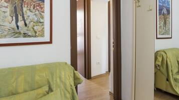 Apartment, 1 Bedroom | Living area