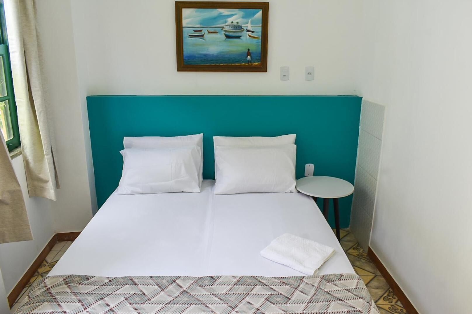 Roupas de cama premium, Wi-Fi de cortesia, roupa de cama