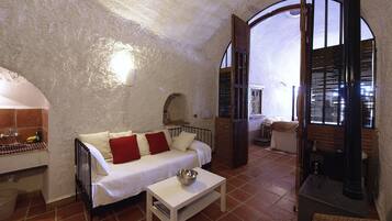 Standard House, 1 Bedroom (Cave) | Minibar, soundproofing, iron/ironing board, free WiFi