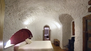 House (Cave with jacuzzi) | Minibar, soundproofing, iron/ironing board (on request), WiFi (free) - Complejo La Tala (Guadix)