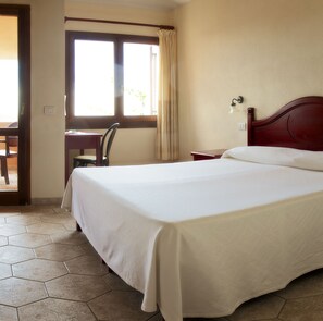 单人房 | 迷你吧、客房内保险箱、办公桌、婴儿床