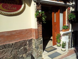 Property entrance - Berce Hotel (Istanbul)