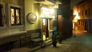 Front of property - Berce Hotel (Istanbul)