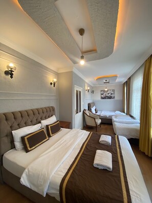 Annex Building-Large Family | Desk, free WiFi, bed sheets - Berce Hotel (Istanbul)