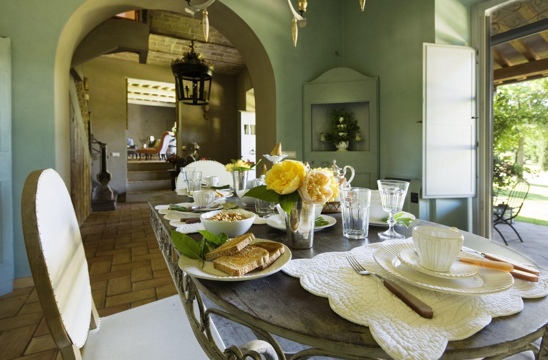 Daily buffet breakfast (EUR 20 per person)