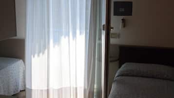 Literie de qualité supérieure, coffres-forts dans les chambres, bureau