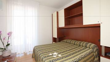 In-room safe, desk, iron/ironing board (on request), free WiFi