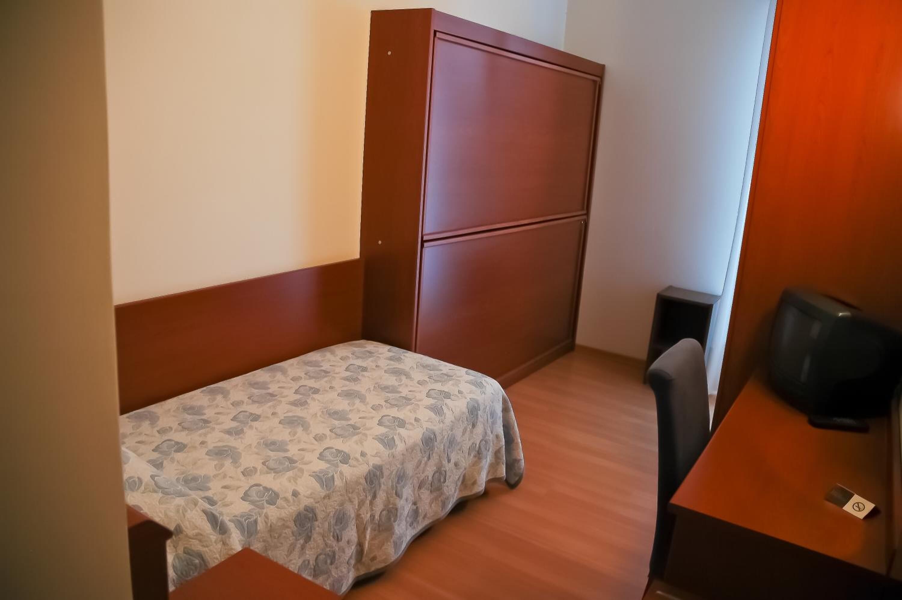 in-room safe, desk, iron/ironing board, free wifi