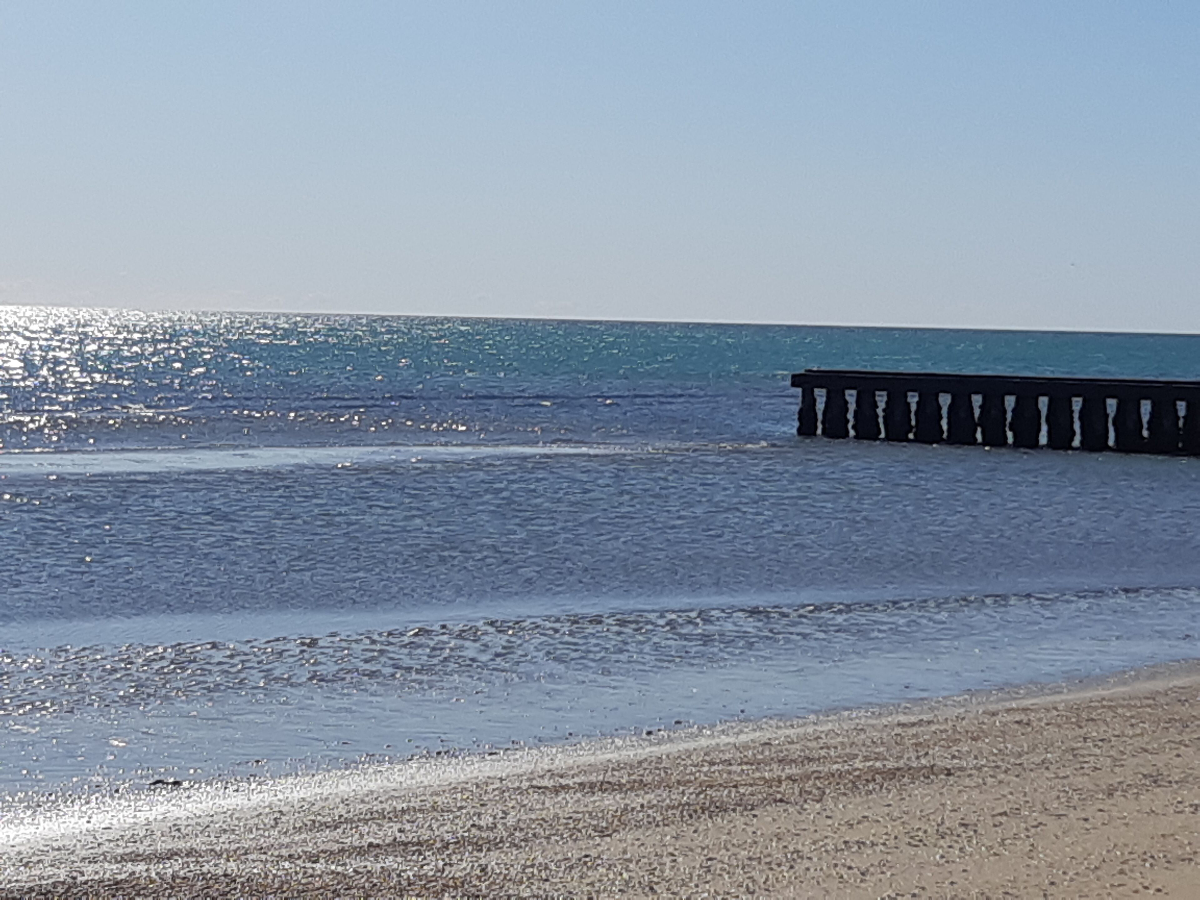 beach nearby, white sand, sun-loungers, beach umbrellas