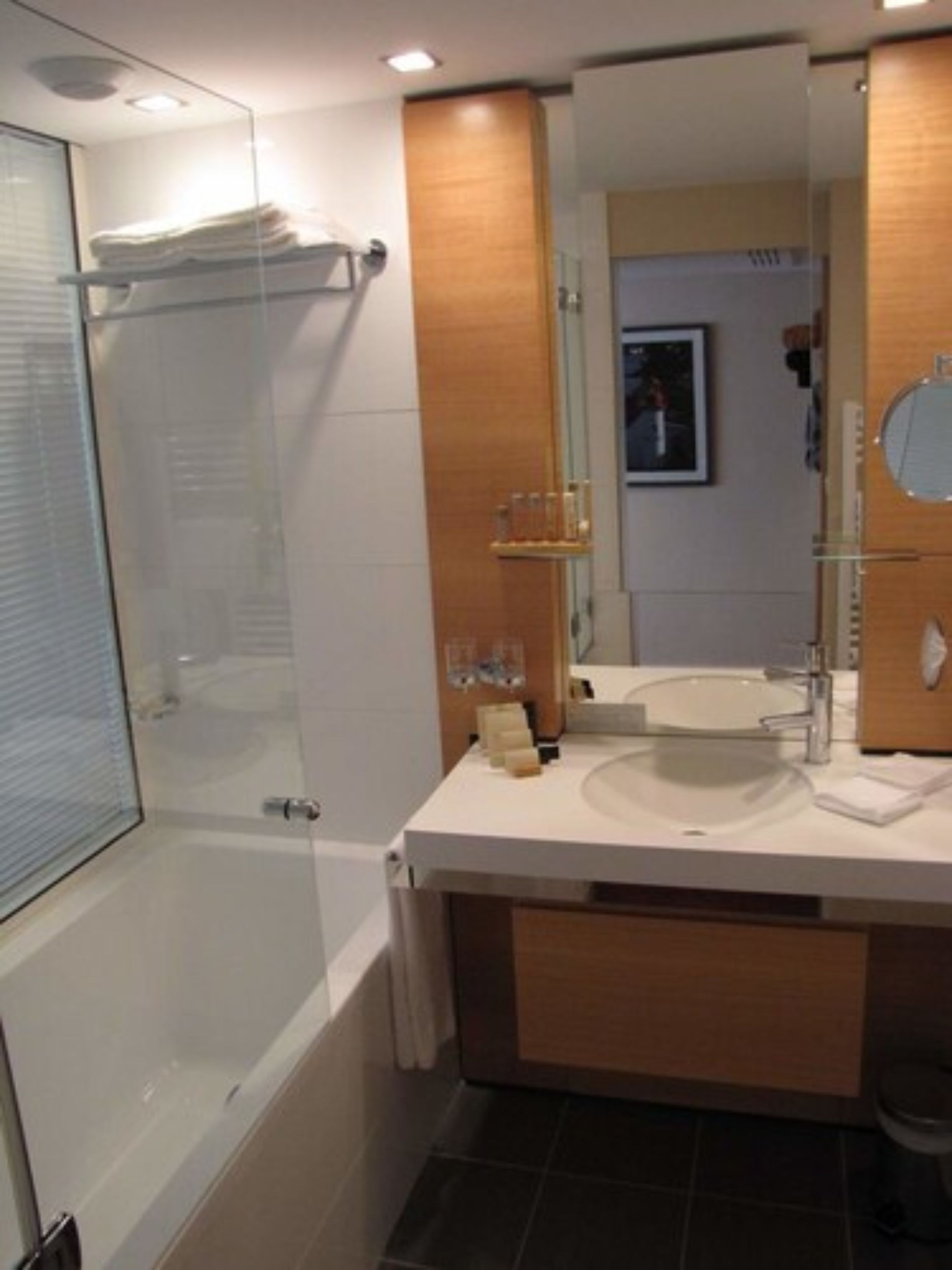 privilege double room, balcony, sea view | bathroom | free toiletries, hair dryer, bathrobes, slippers