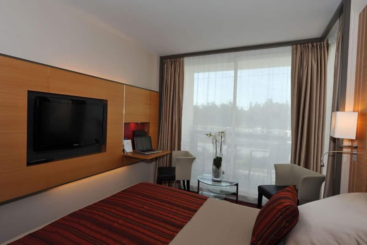 standard double room, balcony or terrace | minibar, in-room safe, blackout curtains, soundproofing