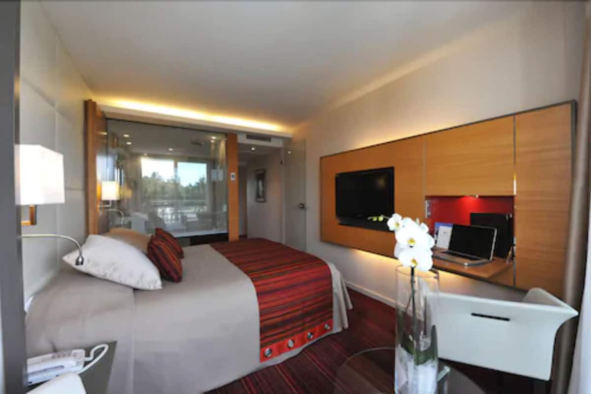 privilege double room, balcony, sea view | minibar, in-room safe, blackout curtains, soundproofing