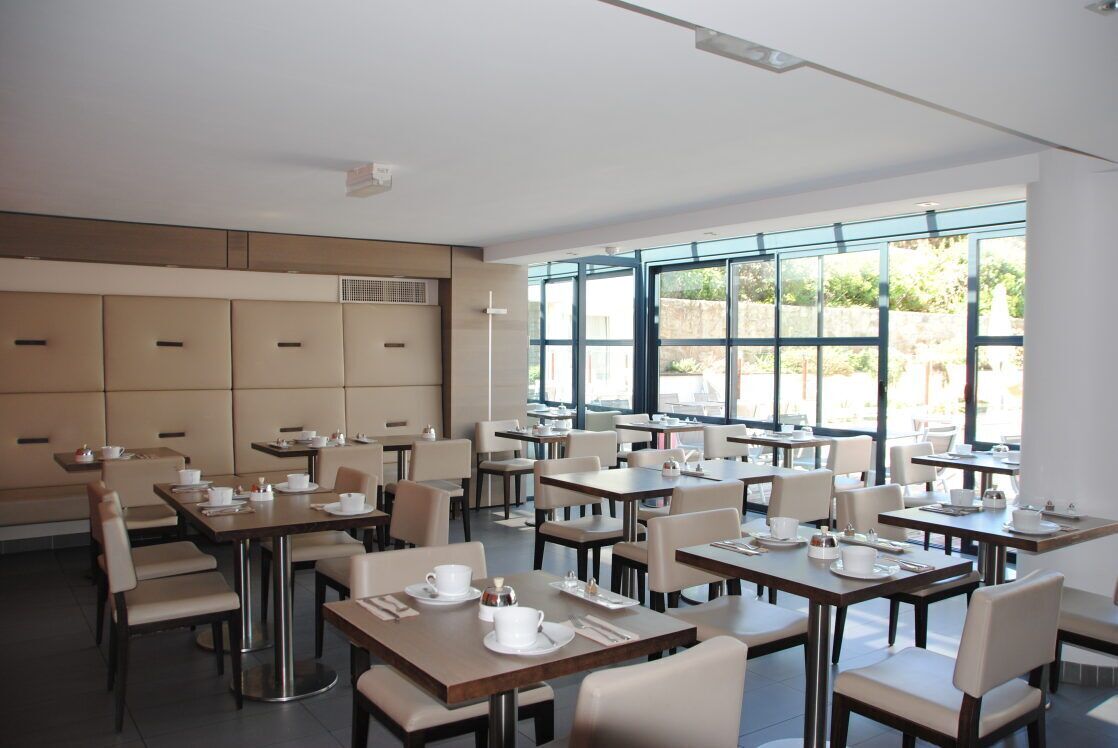 daily buffet breakfast (eur 19 per person)