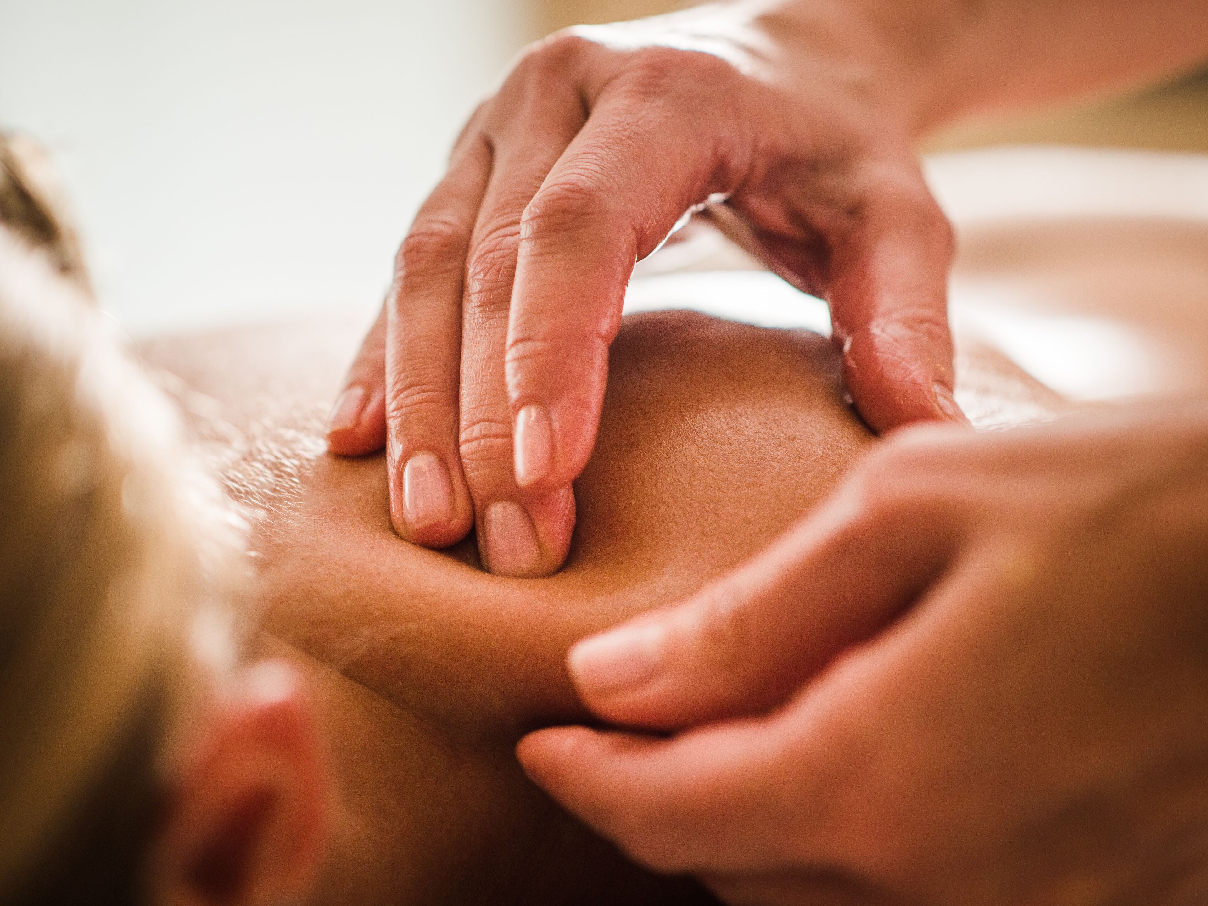 sauna, hot tub, turkish bath/hammam, massages