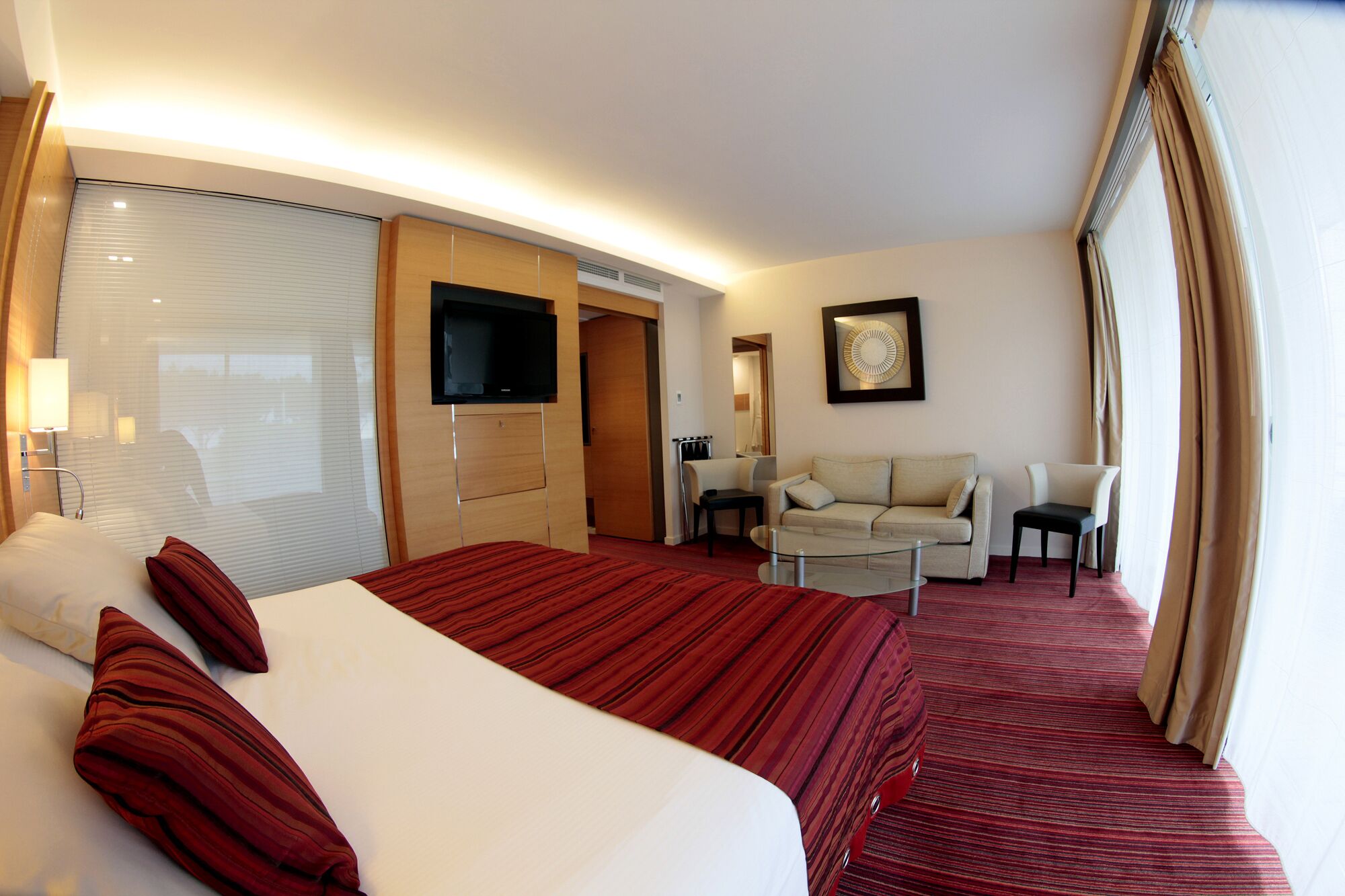 deluxe double room, terrace, sea view | minibar, in-room safe, blackout curtains, soundproofing