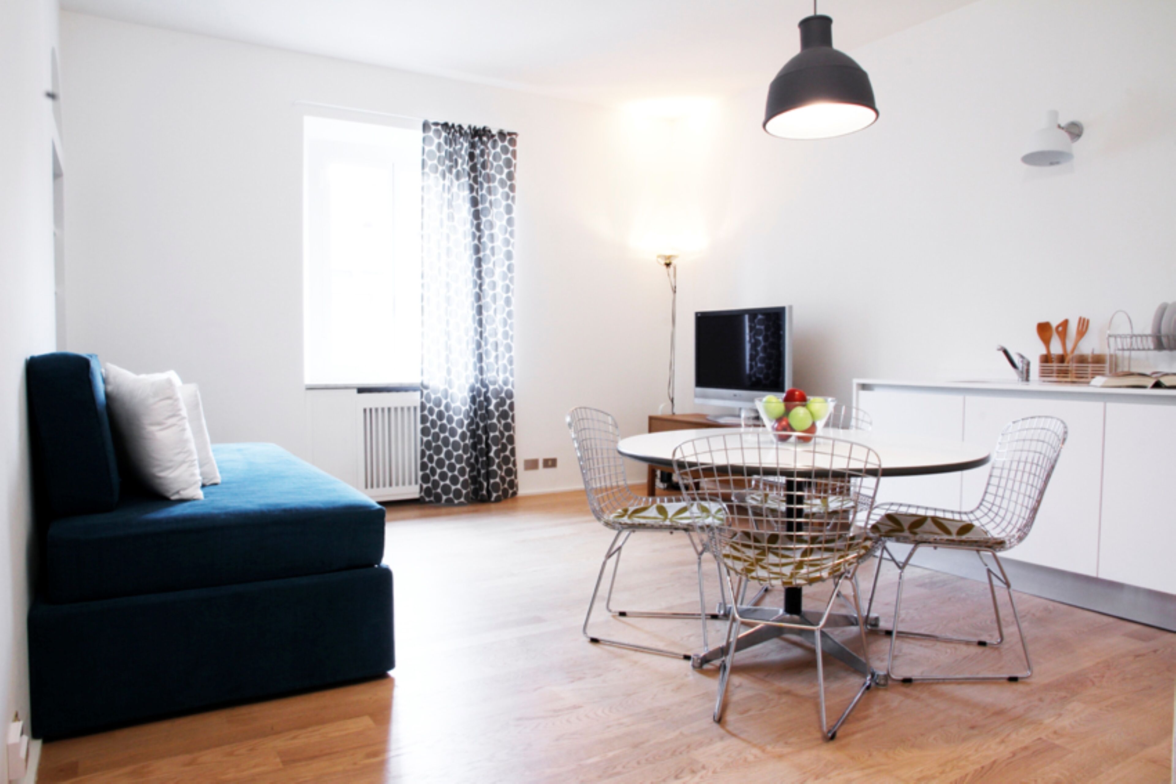 En 40-tommers Flatskjerm-TV med Parabol-TV