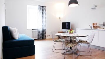 En 40-tommers Flatskjerm-TV med Parabol-TV