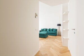 40-inch flat-screen TV with satellite channels - Brera Apartments in San Fermo (Milan)