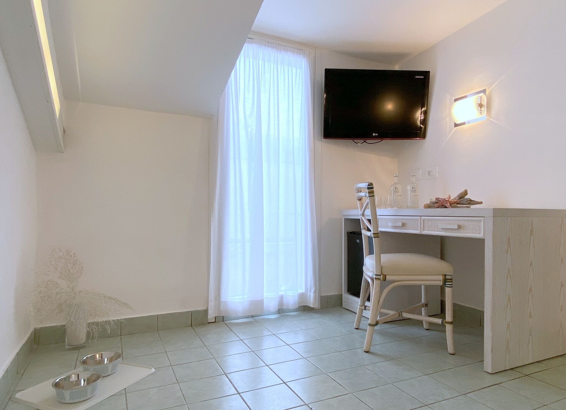 economy double room | 1 bedroom, premium bedding, down duvets, minibar