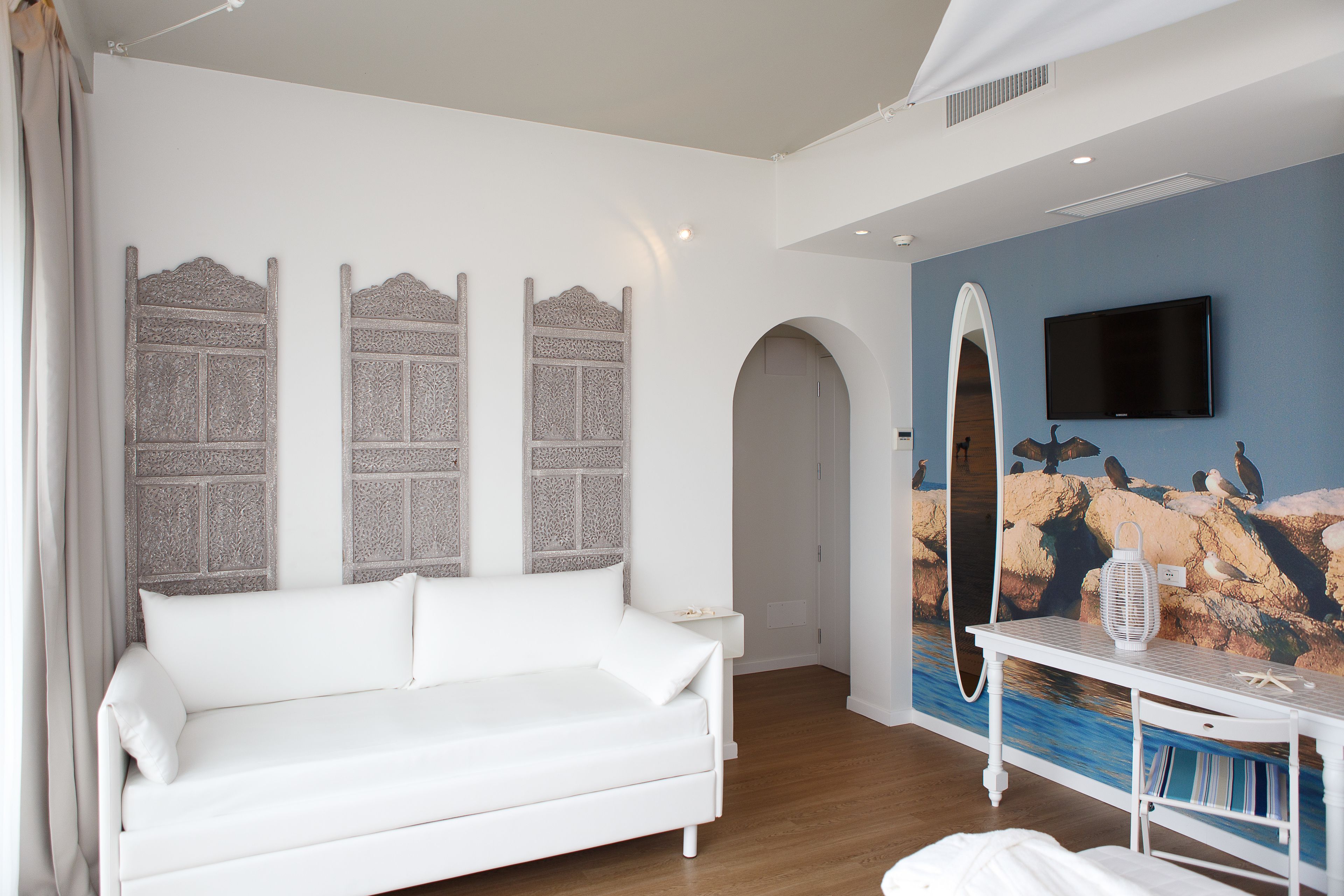 1 bedroom, premium bedding, down duvets, minibar