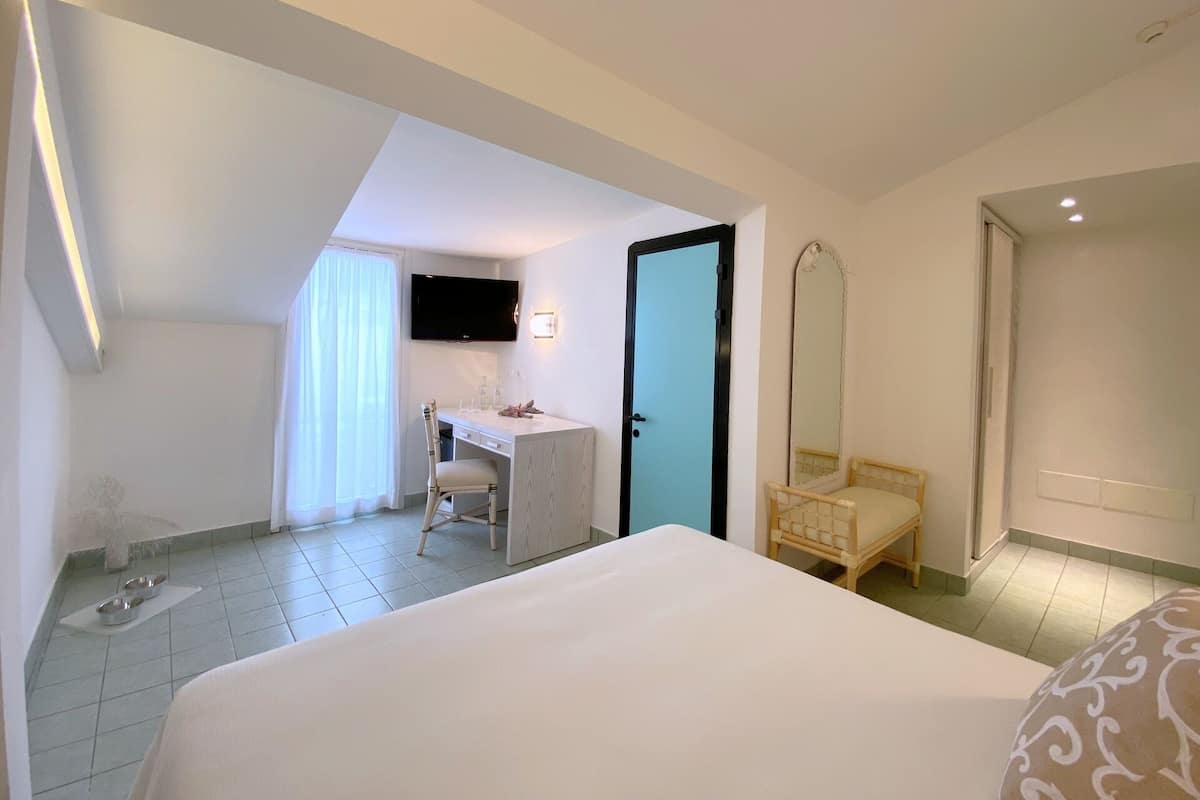 Habitació doble econòmica | 1 dormitori, roba de llit d'alta qualitat, cobrellits i minibar