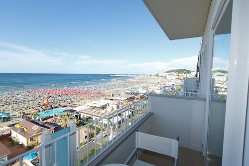 Luxor Beach Boutique Hotel Cattolica