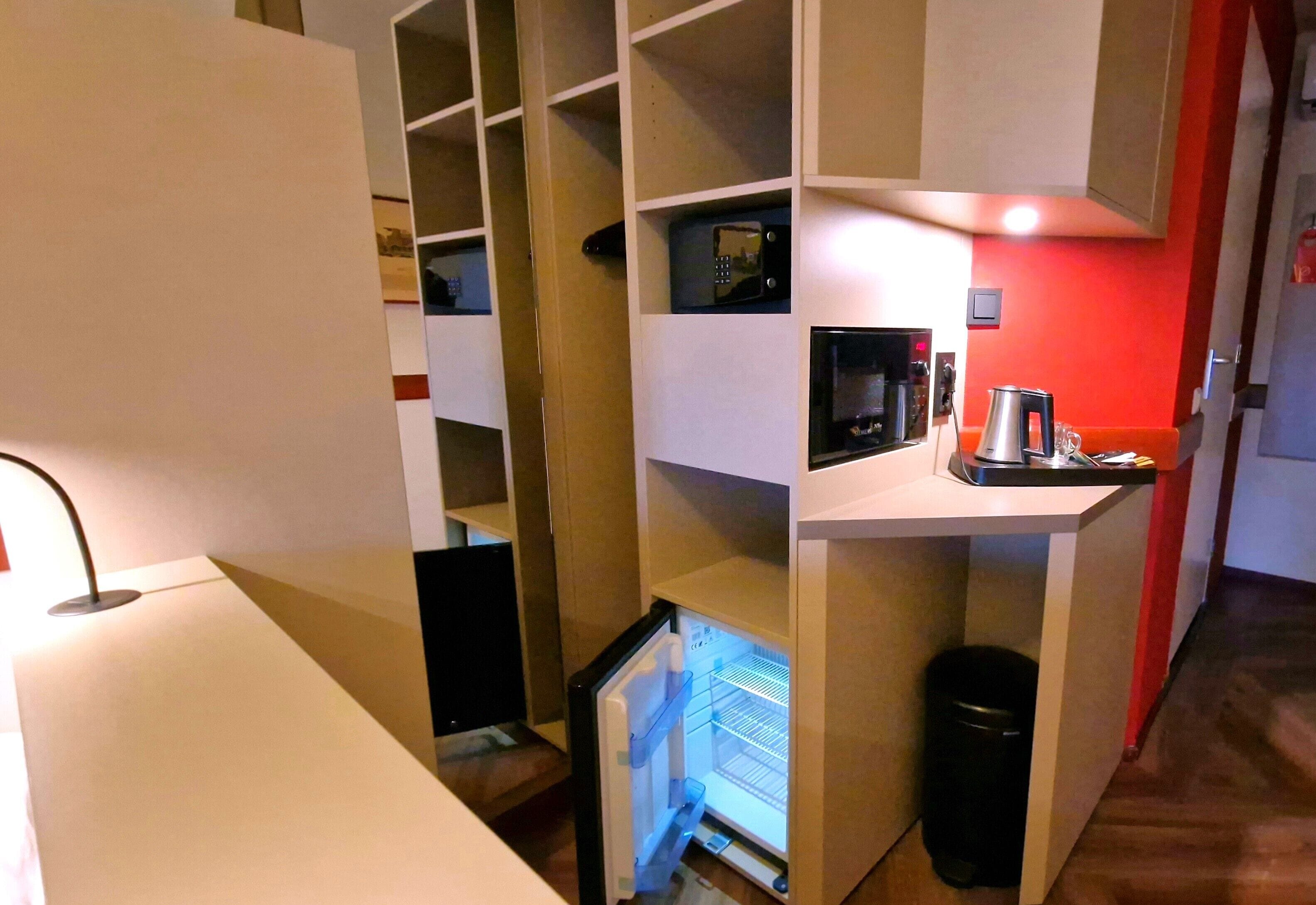 1 bedroom, hypo-allergenic bedding, in-room safe, desk