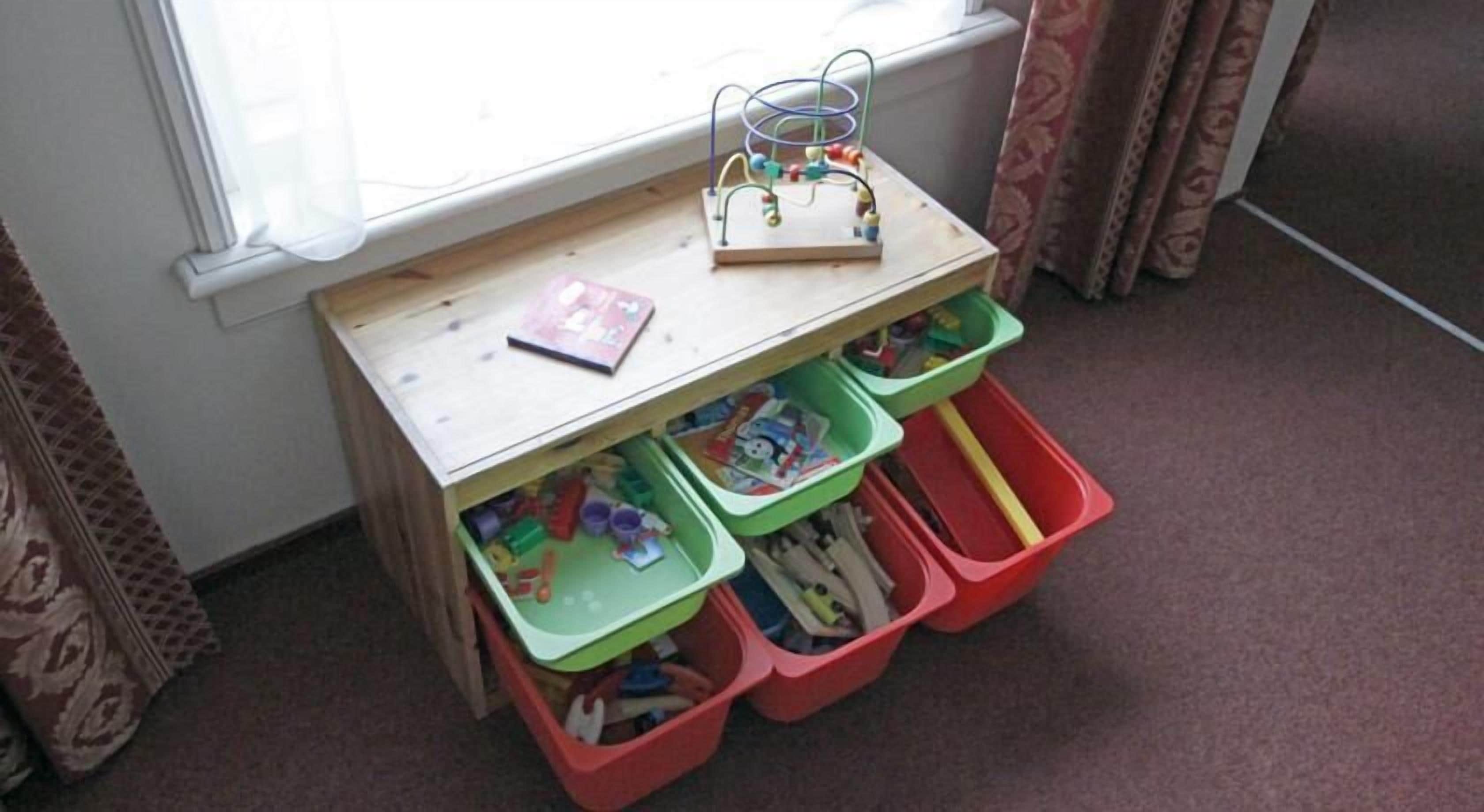 family room | 1 bedroom, hypo-allergenic bedding, in-room safe, desk