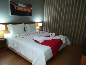 Desk, free WiFi, bed sheets