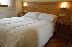 Double Room | Premium bedding, desk, free WiFi, bed sheets - Cristal 2 (A Coruña)