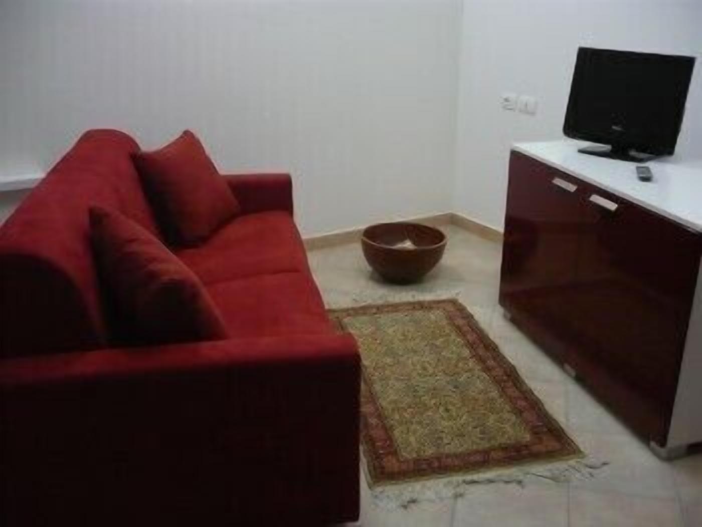 32-inch led tv with digital channels, tv