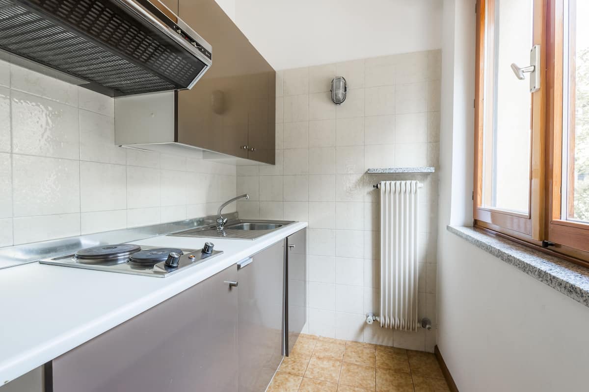 classic studio | private kitchen | stovetop, electric kettle