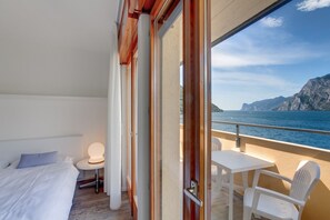 Premium bedding, cribs/infant beds, free WiFi