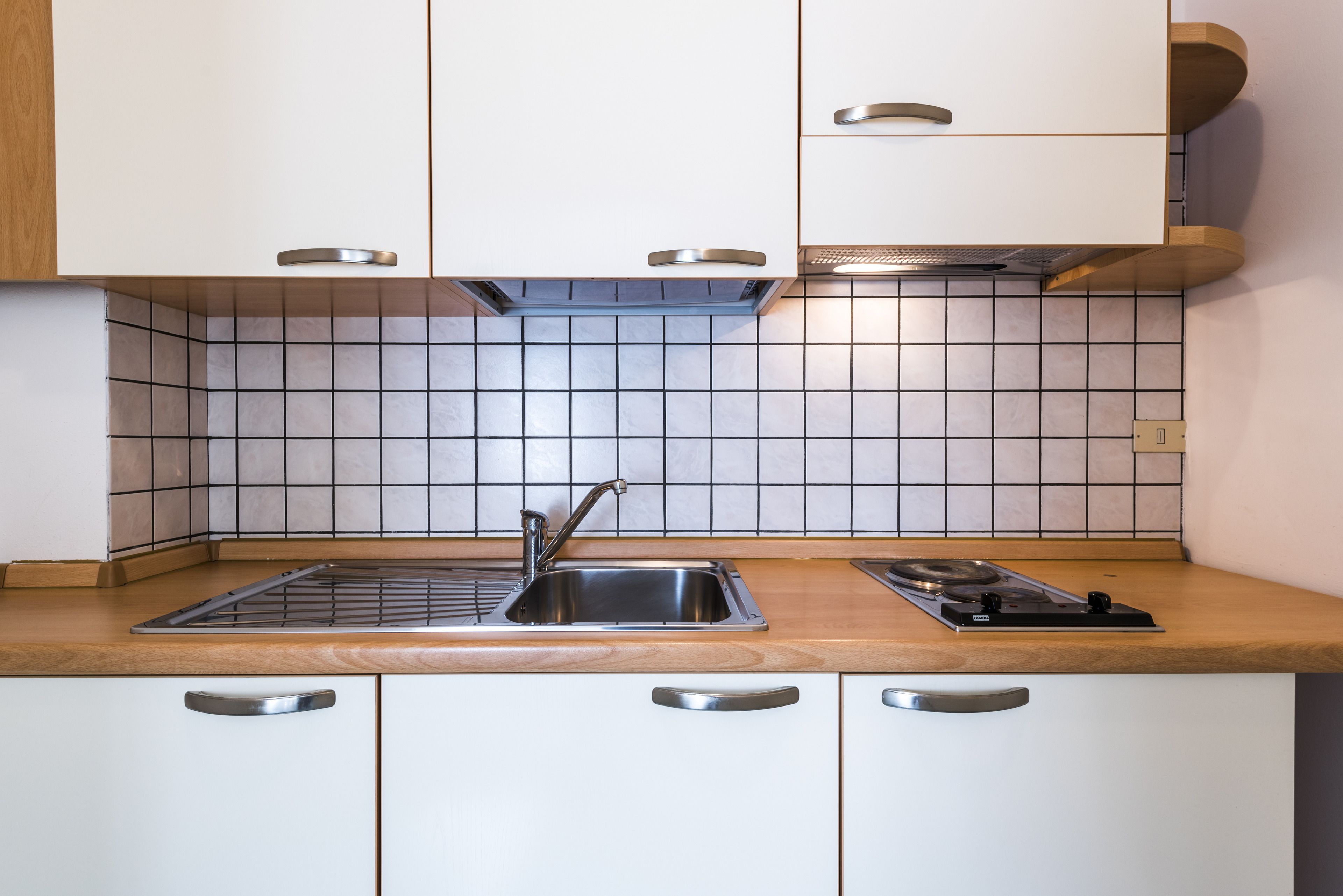 classic apartment, 1 bedroom | private kitchen | stovetop, electric kettle