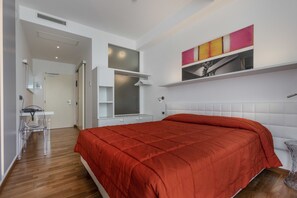 Doppelzimmer, Seeblick | Allergikerbettwaren, Zimmersafe, Schreibtisch, kostenlose Babybetten