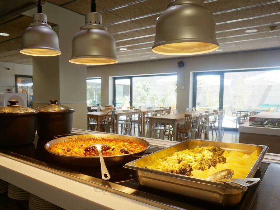 Breakfast and lunch served