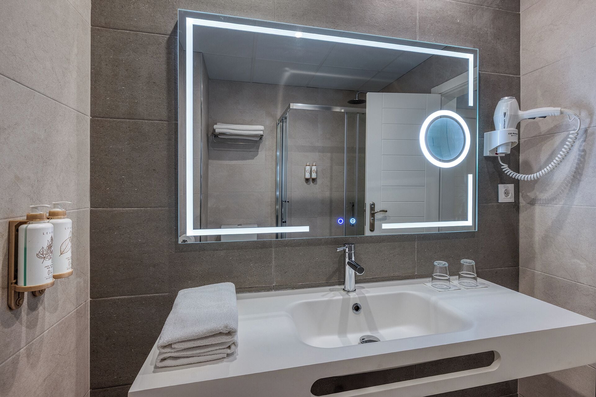 down duvets, minibar, in-room safe, desk