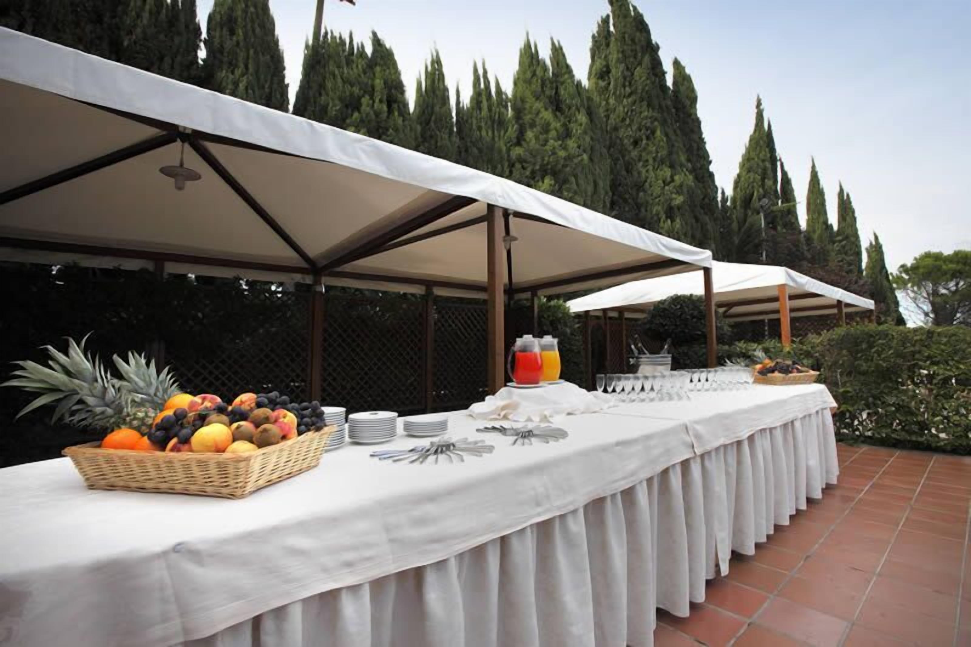 lunch and dinner served, local cuisine