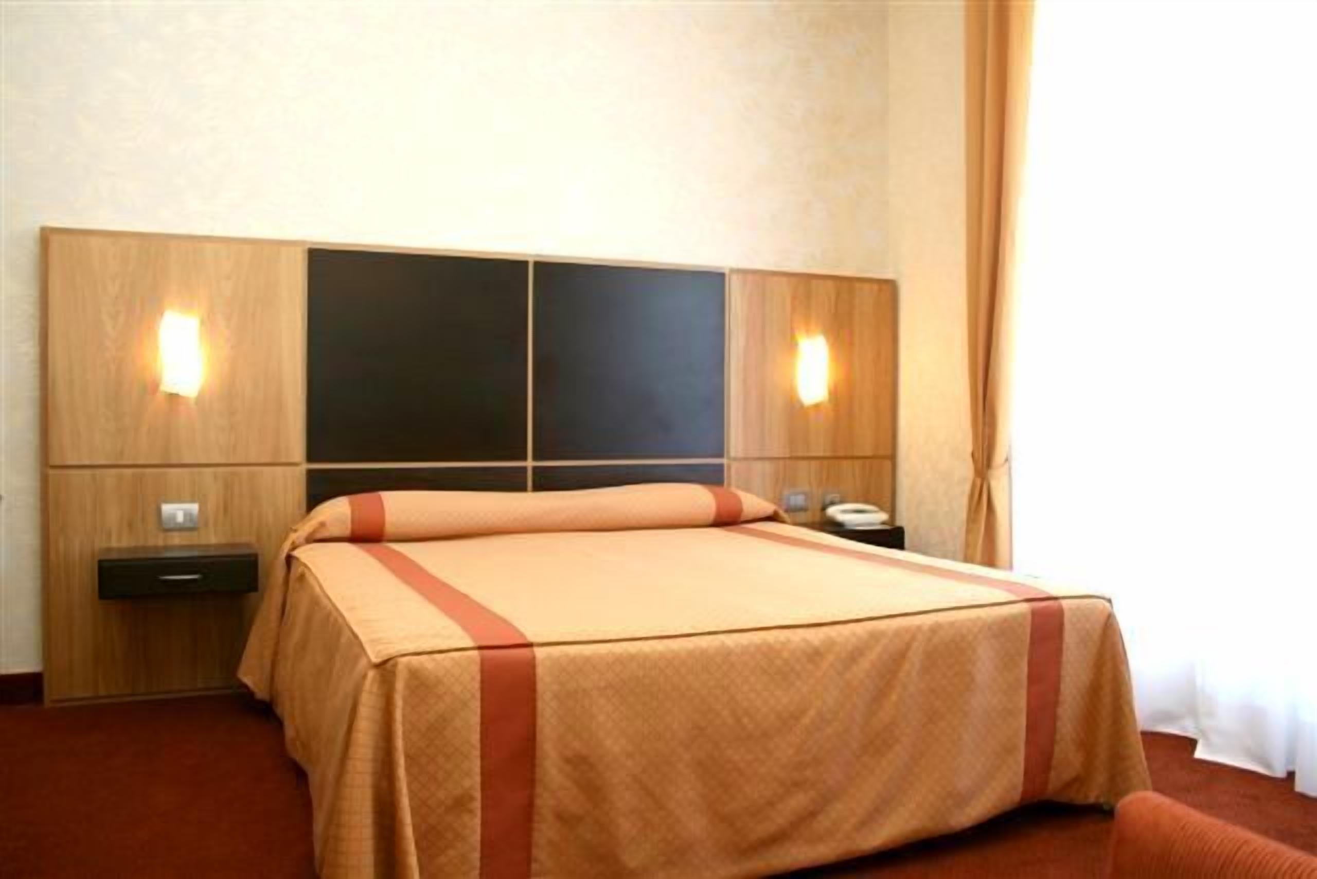 minibar, in-room safe, desk, blackout curtains