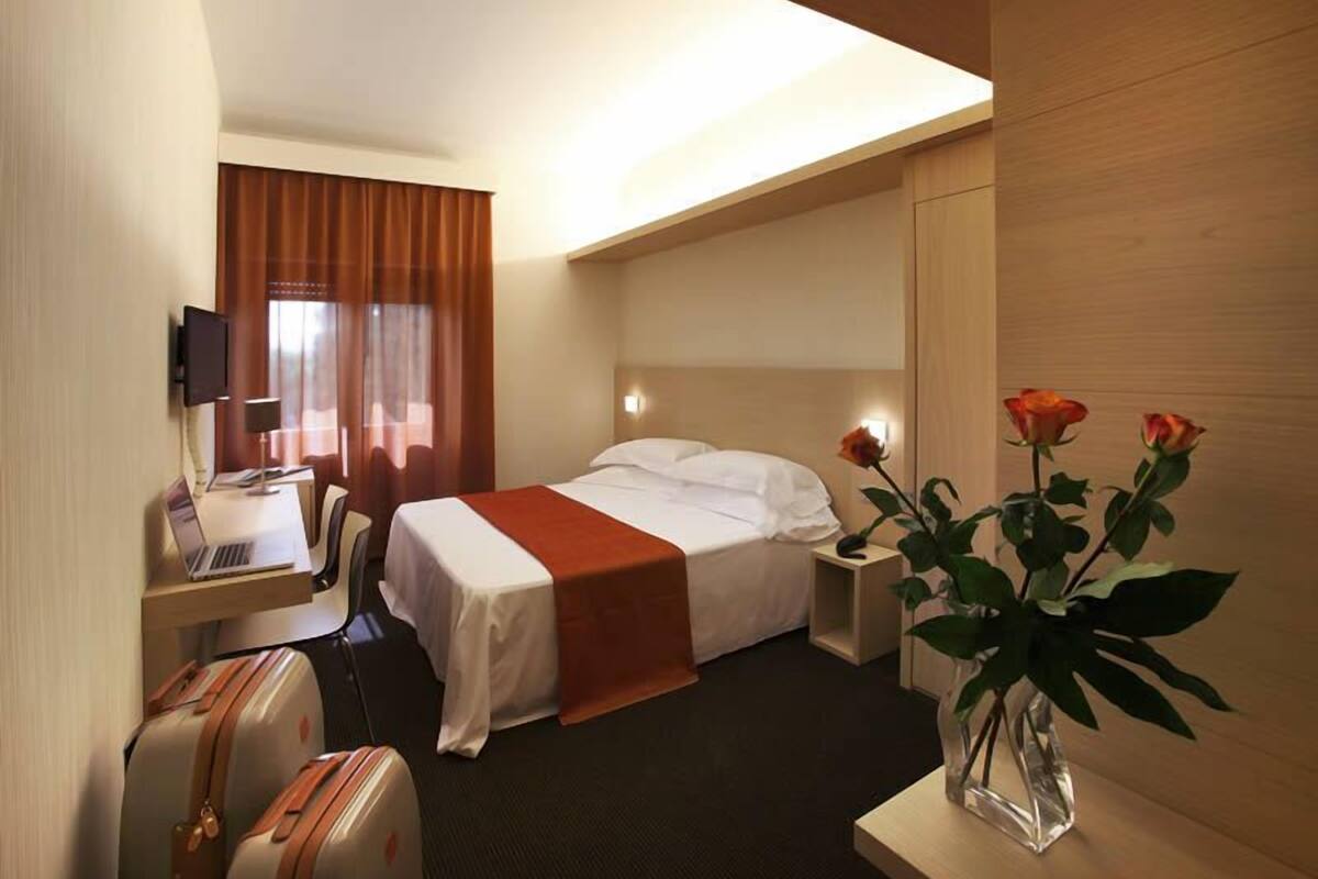 minibar, in-room safe, desk, blackout curtains