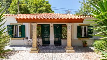 Apartment, 1 Bedroom (2 Guests) | Pillowtop beds, free WiFi