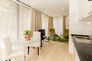 Apartment, 1 Bedroom (2 Guests) | Pillowtop beds, free WiFi - Quinta Das Murtas B&B (Sintra)