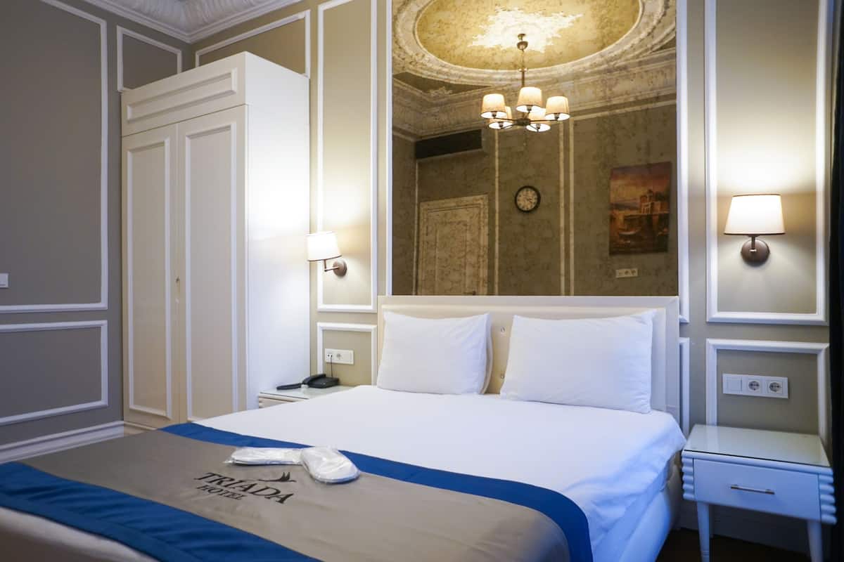 1 bedroom, premium bedding, minibar, in-room safe