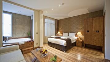 1 bedroom, premium bedding, minibar, in-room safe