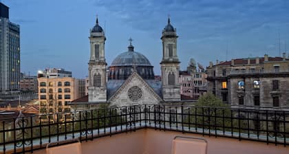 Triada Hotel